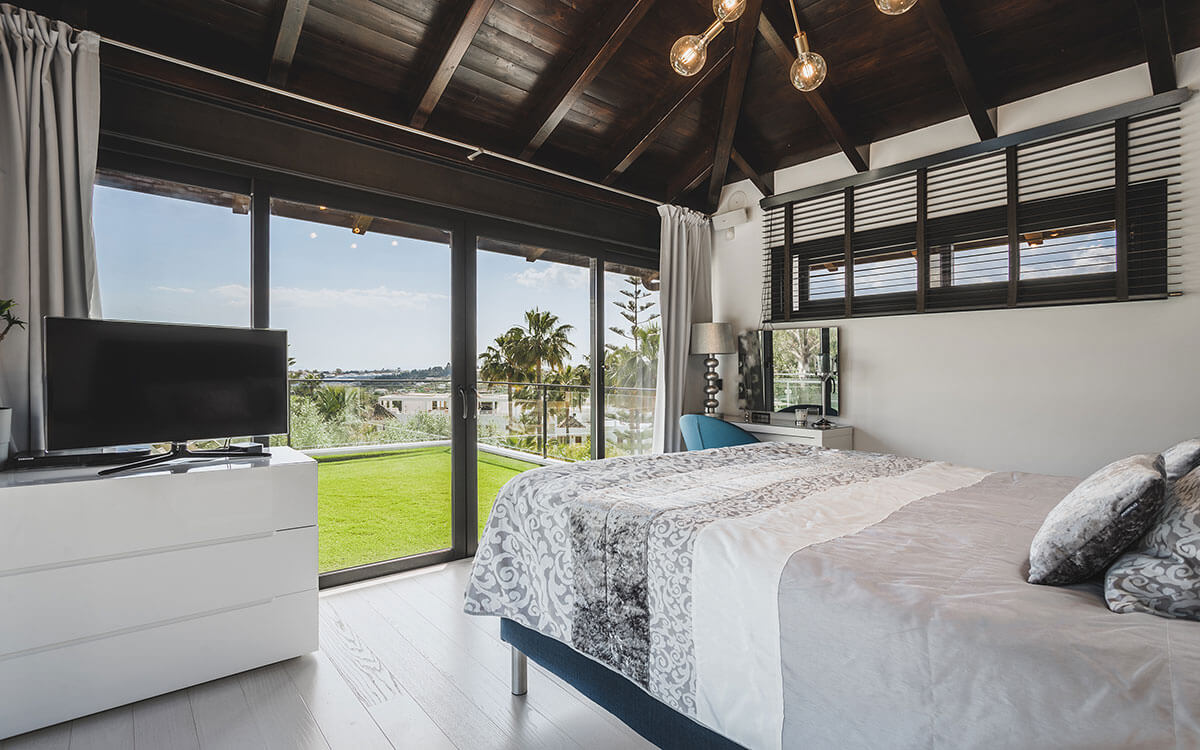 Inviting home next to golf course bedroom