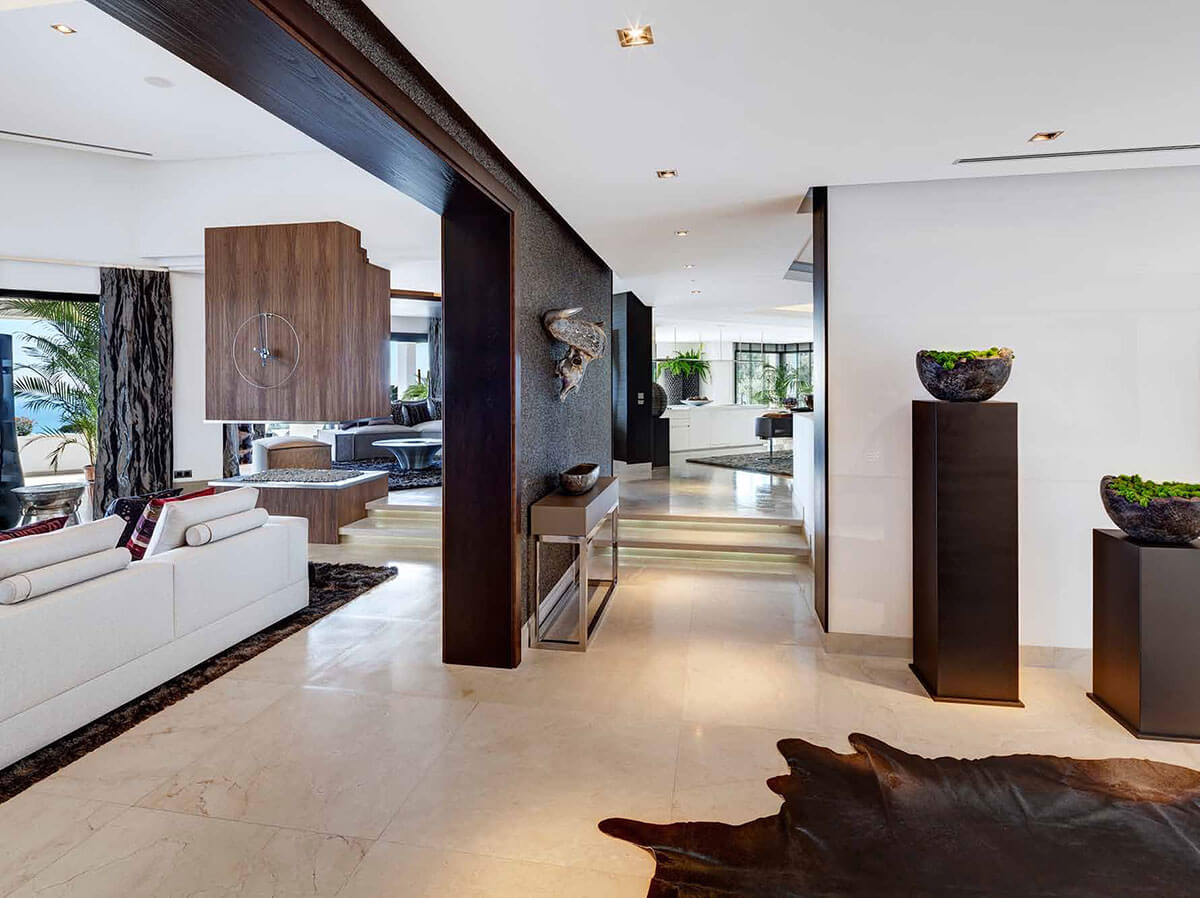 Modern Villa in Prestigious Neighbourhood interior