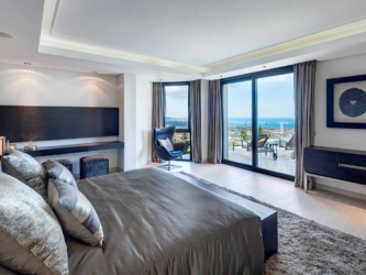Modern Villa in Prestigious Neighbourhood bedroom