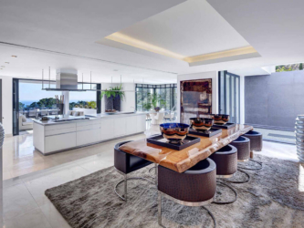 Modern Villa in Prestigious Neighbourhood dining kitchen