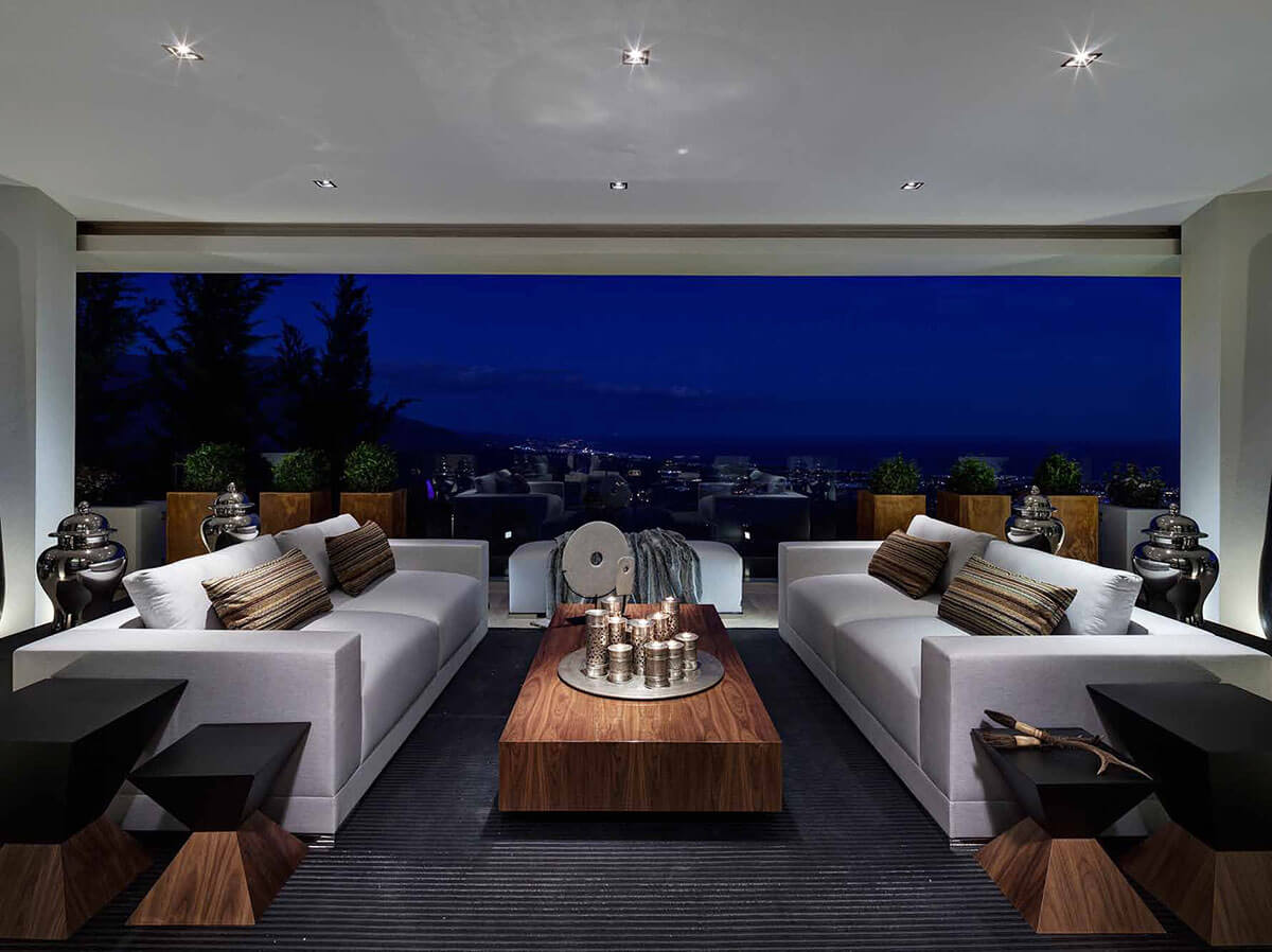 Modern Villa in Prestigious Neighbourhood living room