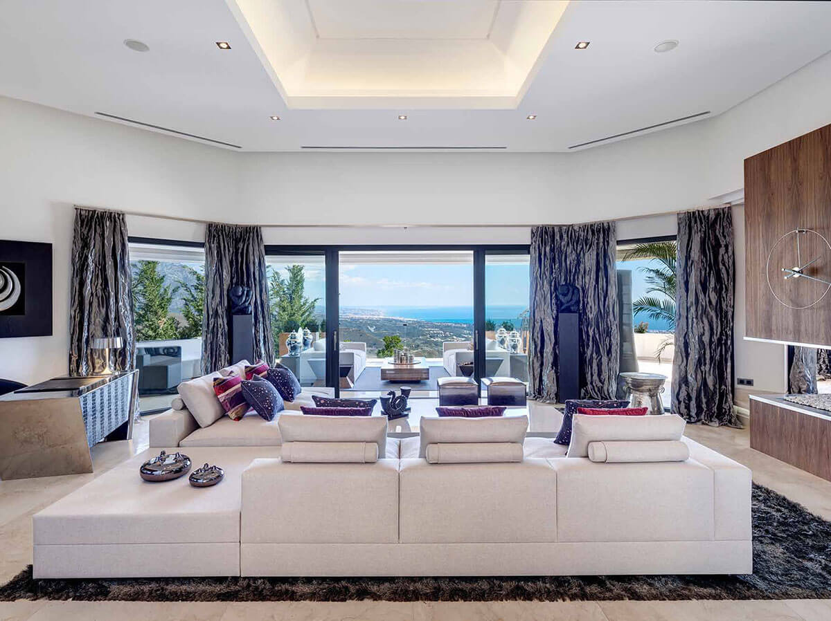 Modern Villa in Prestigious Neighbourhood living room