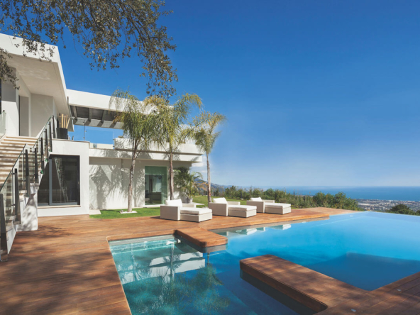 Modern Villa in Prestigious Neighbourhood pool