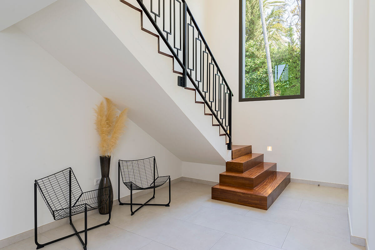 villa bonsai staircase