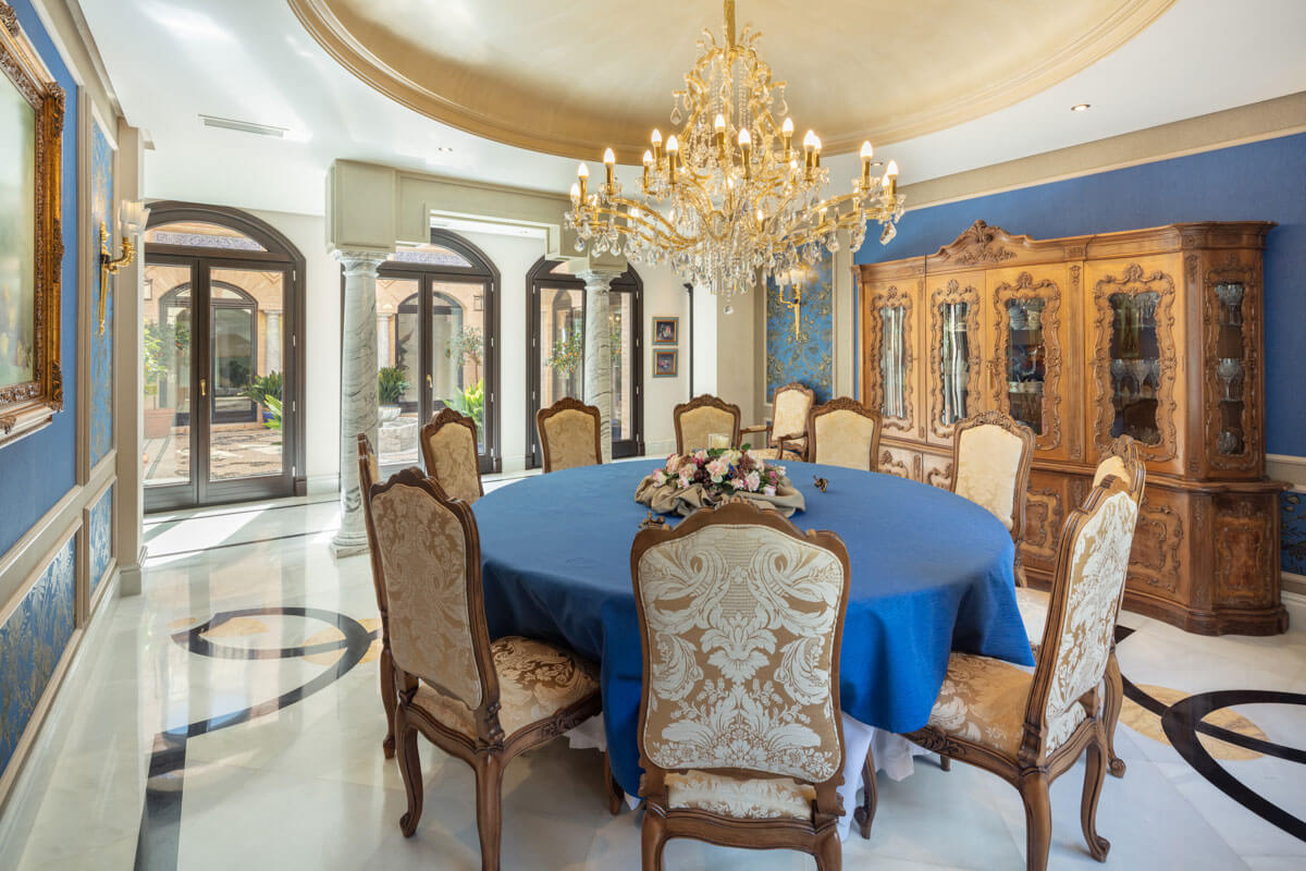 villa eos dining room